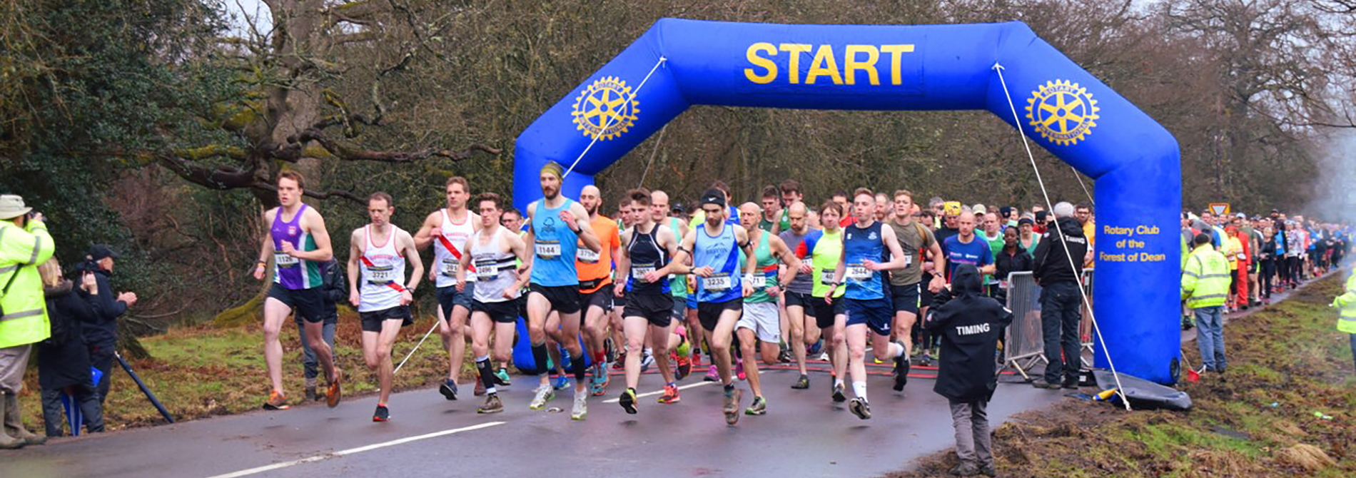 Forest of Dean Half marathon start arch